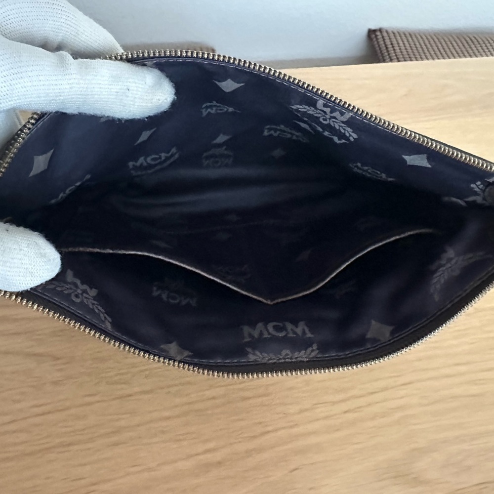 MCM limited Pouch/crossbody without sling - Picture 5 of 13